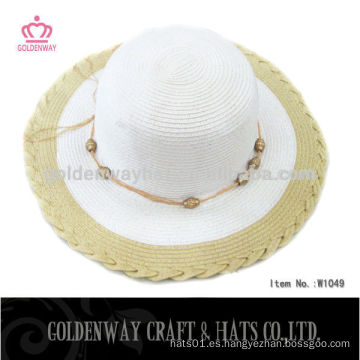 Sombrero de paja grande en blanco